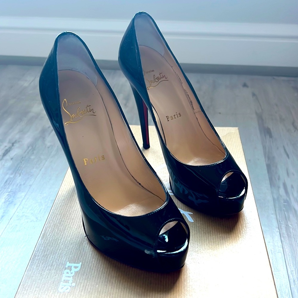 Christian Louboutin black patent peep toe 35.5